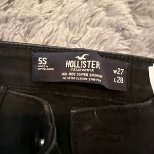 Hollister Classic Black High-Rise Jeans